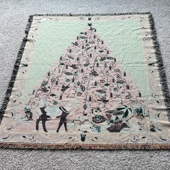 Festive Christmas Tree Tapestry Blanket - Picture 3 of 3